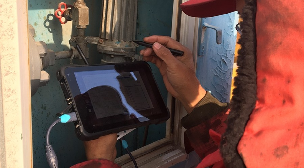 亿道工业平板I86油田设备巡检方案