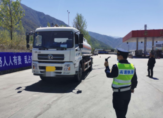 手持执法终端助力执法人员打造以智能为基础的执法队伍！